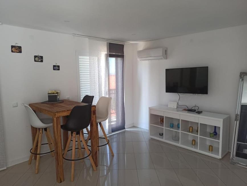 Apartman Stella Rovanjska Buitenkant foto