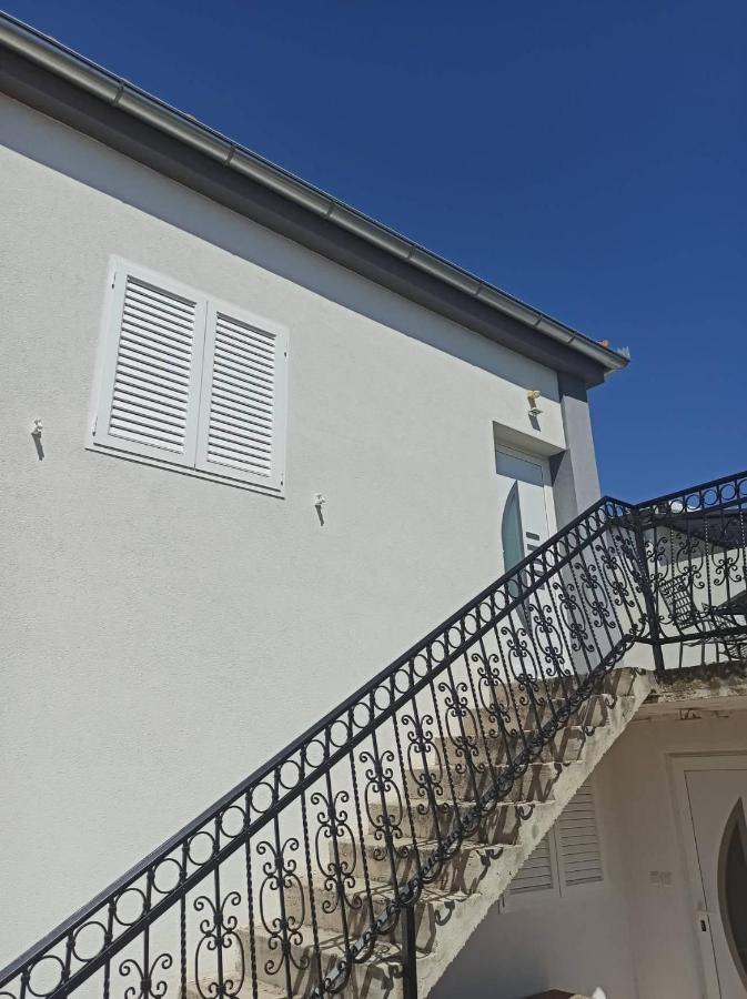 Apartman Stella Rovanjska Buitenkant foto