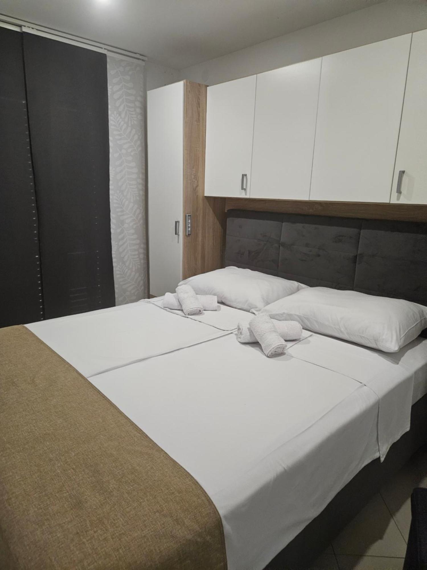 Apartman Stella Rovanjska Buitenkant foto